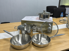 Bộ Nồi Glaub 4 món không tay cầm ( 2 nồi+ 2 chảo+ 2 vung 1 tay cầm)